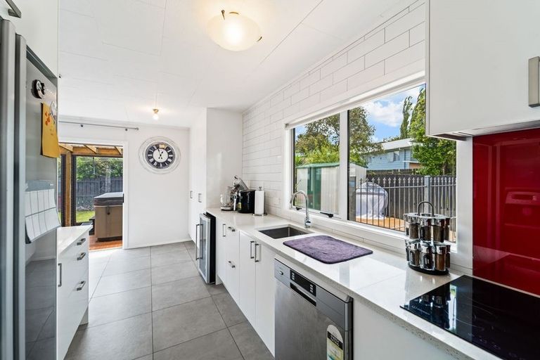 Photo of property in 122 Moire Road, West Harbour, Auckland, 0618