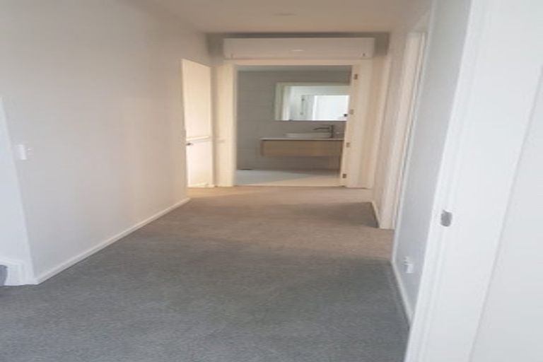 Photo of property in 117 Tiketike Way, Brooklyn, Wellington, 6021