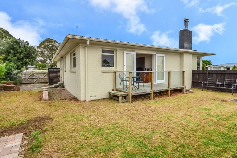 Photo of property in 4 Romney Place, Manurewa, Auckland, 2102