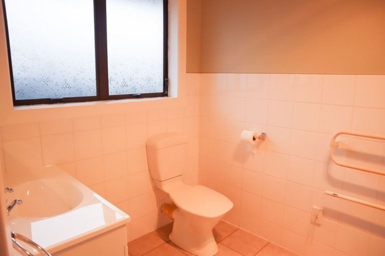 Photo of property in 1 Woodend Road, Woodend, 7610