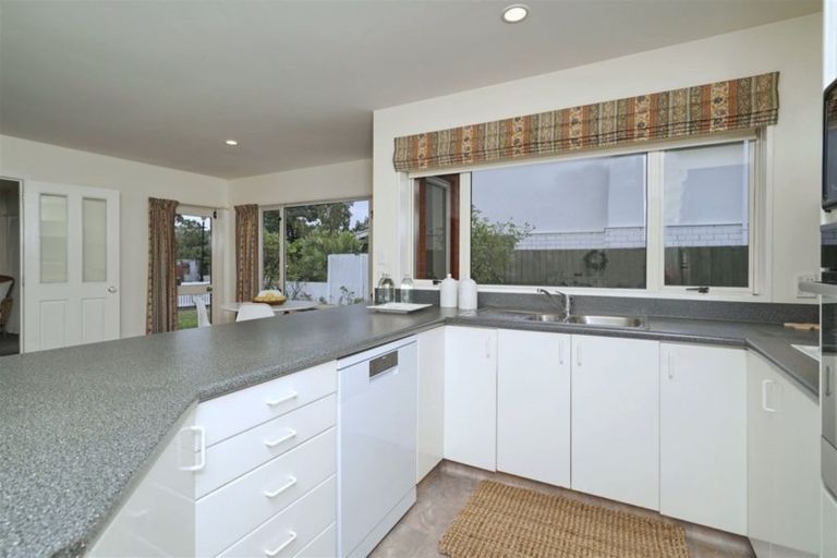 Photo of property in 1 Basil Place, Mount Pleasant, Christchurch, 8081