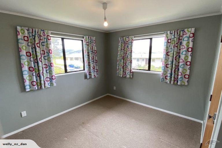 Photo of property in 7 Westra View, Tawa, Wellington, 5028