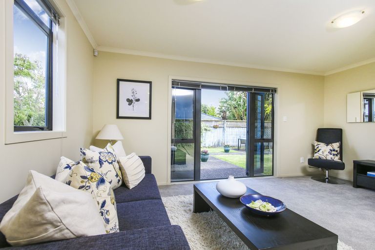 Photo of property in 29 Vinograd Drive, Te Atatu Peninsula, Auckland, 0610