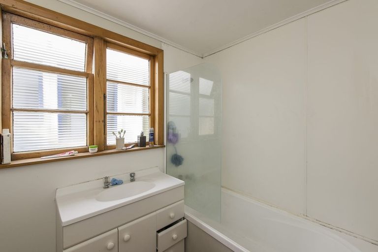 Photo of property in 20 Asquith Terrace, Brooklyn, Wellington, 6021