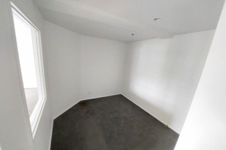 Photo of property in Courtenay Apartments, 604/120 Courtenay Place, Te Aro, Wellington, 6011