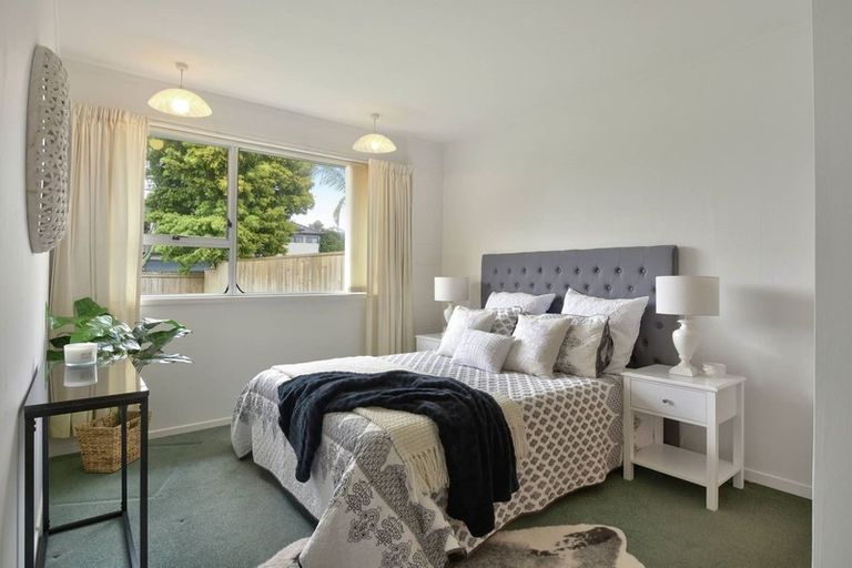 Photo of property in 33b Mccrystal Avenue, Eastern Beach, Auckland, 2012