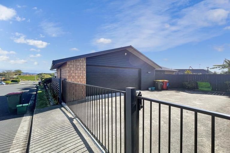 Photo of property in 5 Ruske Place, Grandview Heights, Hamilton, 3200