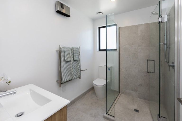 Photo of property in 2/46 Division Street, Riccarton, Christchurch, 8041