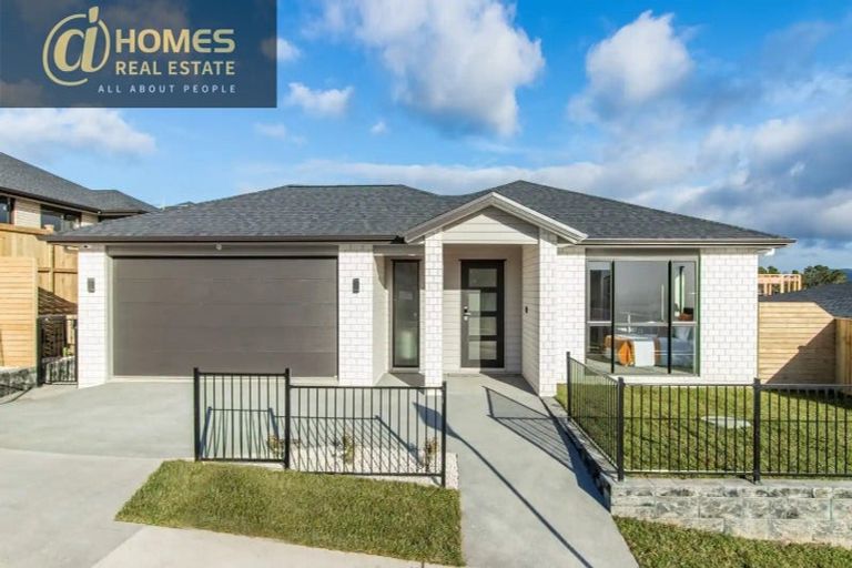 Photo of property in 12 Mamuku Drive, Massey, Auckland, 0614
