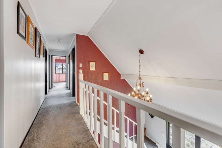 Photo of property in 26 Aquarius Drive, Kawaha Point, Rotorua, 3010