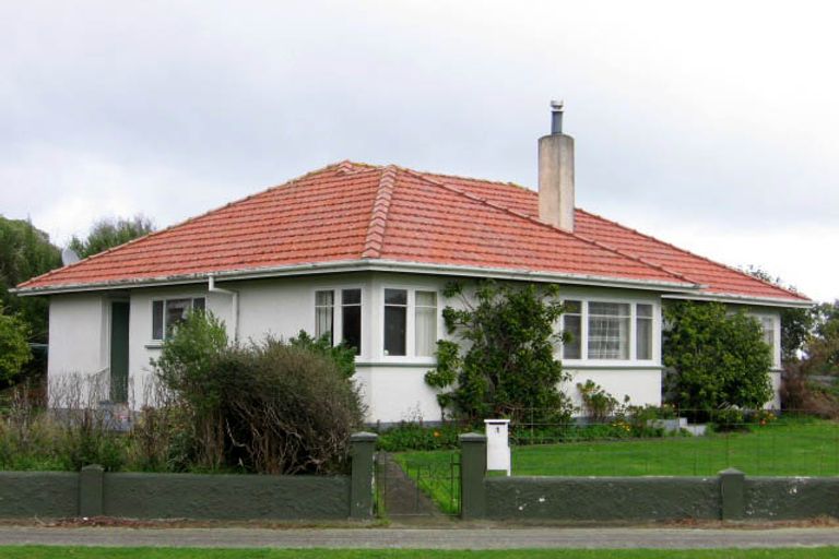 Photo of property in 1 Winchester Street, Awapuni, Palmerston North, 4412