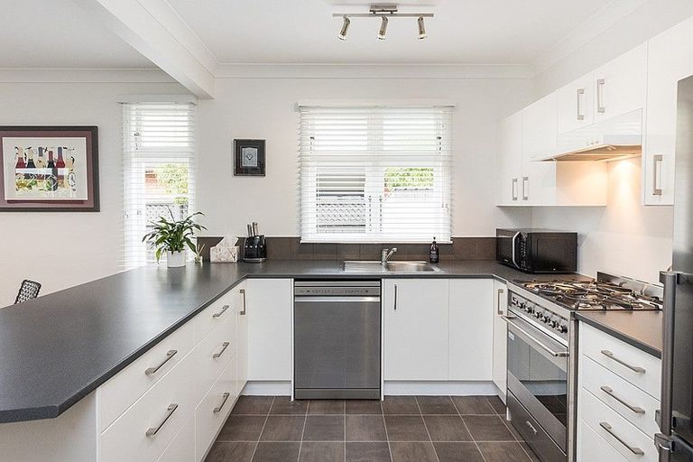 Photo of property in 35 Hardie Street, Hokowhitu, Palmerston North, 4410