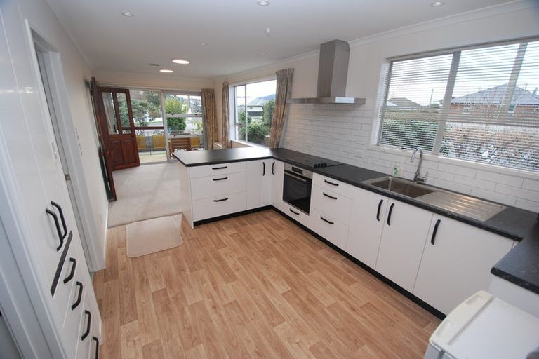 Photo of property in 17 Bush Road, Mosgiel, 9024