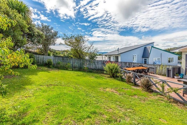 Photo of property in 51 Beaumaris Crescent, Ascot Park, Porirua, 5024