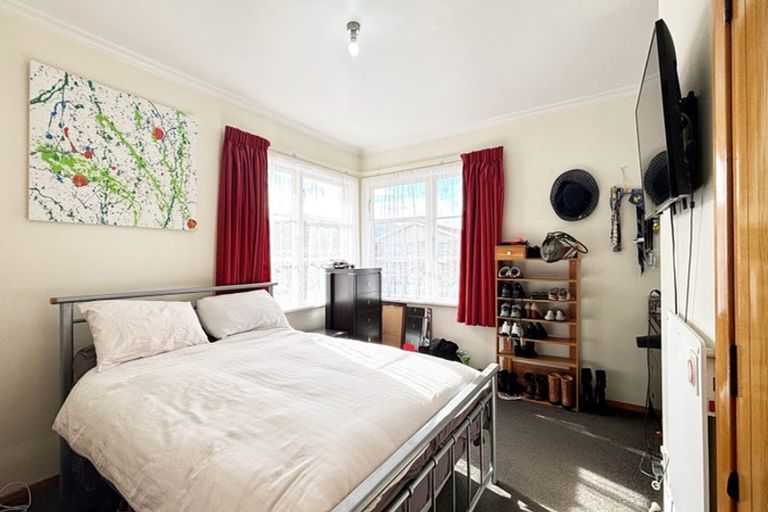 Photo of property in 2 Cole Grove, Wallaceville, Upper Hutt, 5018