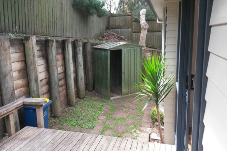 Photo of property in 16 Landow Place, Henderson, Auckland, 0612