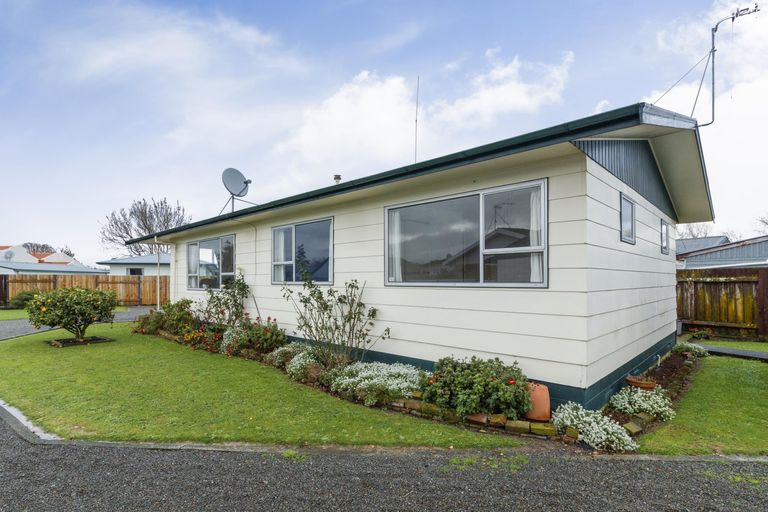 Photo of property in 83 Kaimanawa Street, Kelvin Grove, Palmerston North, 4414