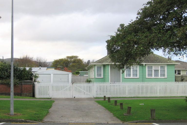 Photo of property in 3 Tocker Street, Taita, Lower Hutt, 5011