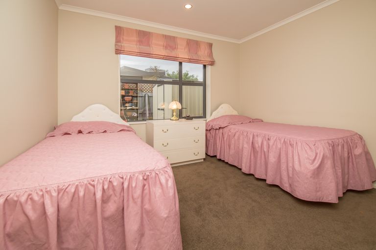 Photo of property in 38 Reka Street, Parklands, Christchurch, 8083