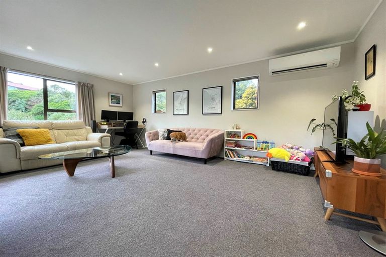 Photo of property in 4b Rajputana Way, Khandallah, Wellington, 6035