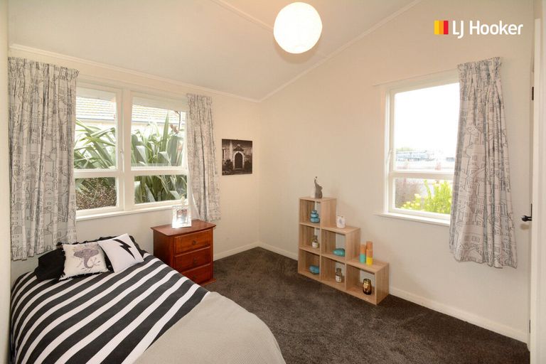 Photo of property in 24 Lock Street, Saint Clair, Dunedin, 9012