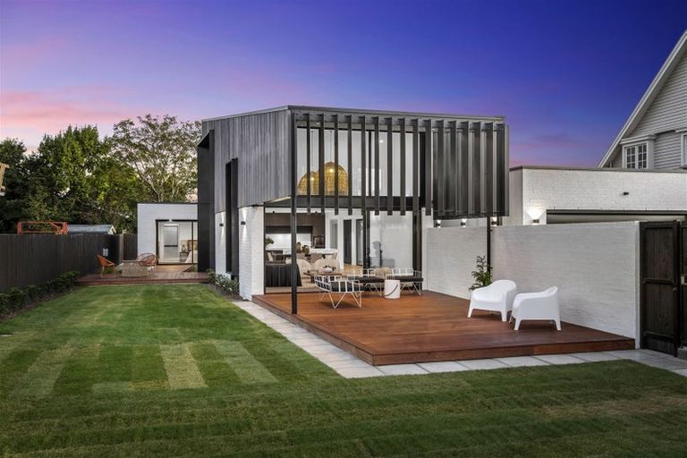 Photo of property in 22 Normans Road, Strowan, Christchurch, 8052