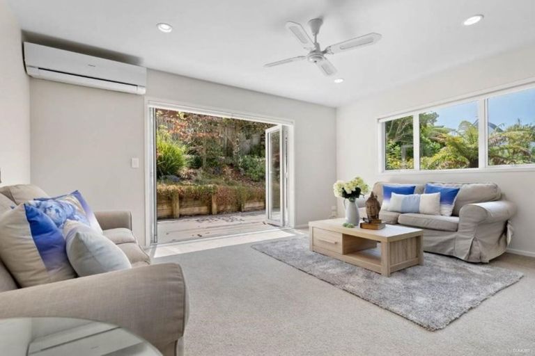 Photo of property in 1/1 Jeanette Place, Mairangi Bay, Auckland, 0630