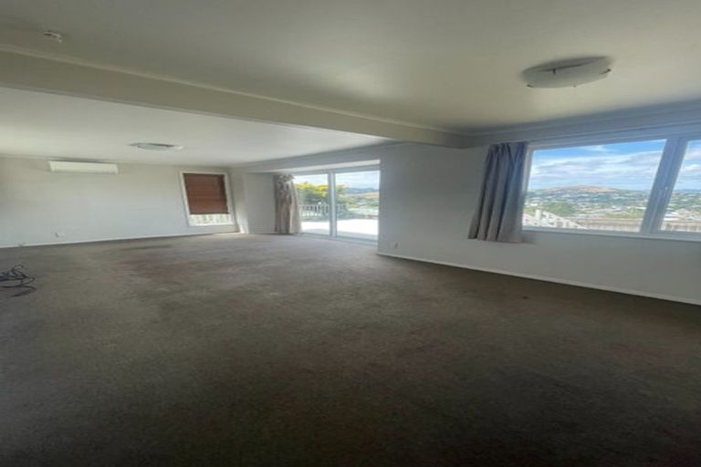Photo of property in 12 Fitzpatrick Street, Newlands, Wellington, 6037