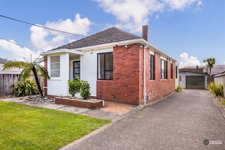 Photo of property in 3 Grierson Street, Naenae, Lower Hutt, 5011