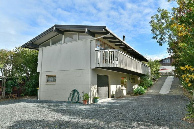Photo of property in 119 Rosario Crescent, Red Beach, 0932