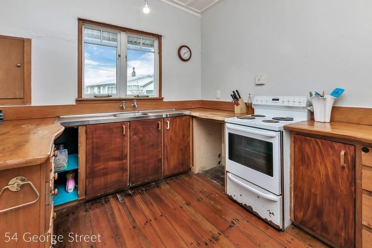 Photo of property in 54 George Street, Hikurangi, 0114