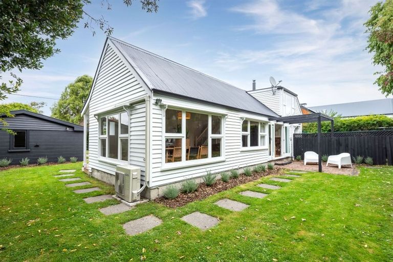 Photo of property in 59 Office Road, Merivale, Christchurch, 8014