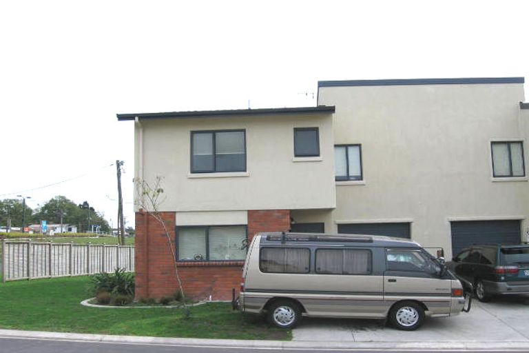 Photo of property in 2 Kora Avenue, Ranui, Auckland, 0612