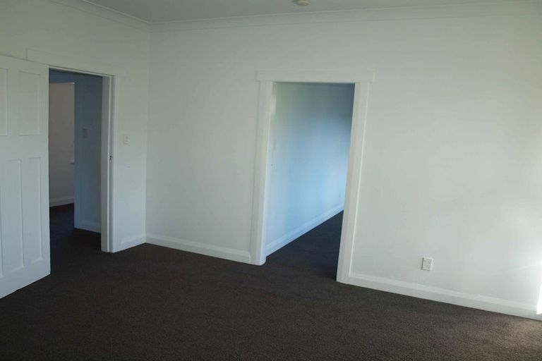 Photo of property in 24 Garden Road, Northland, Wellington, 6012