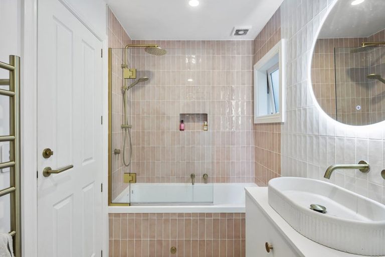 Photo of property in 22 Duppa Street, Berhampore, Wellington, 6023