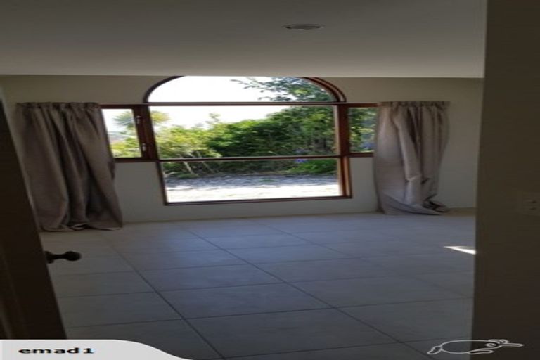 Photo of property in 21a Parr Terrace, Castor Bay, Auckland, 0620