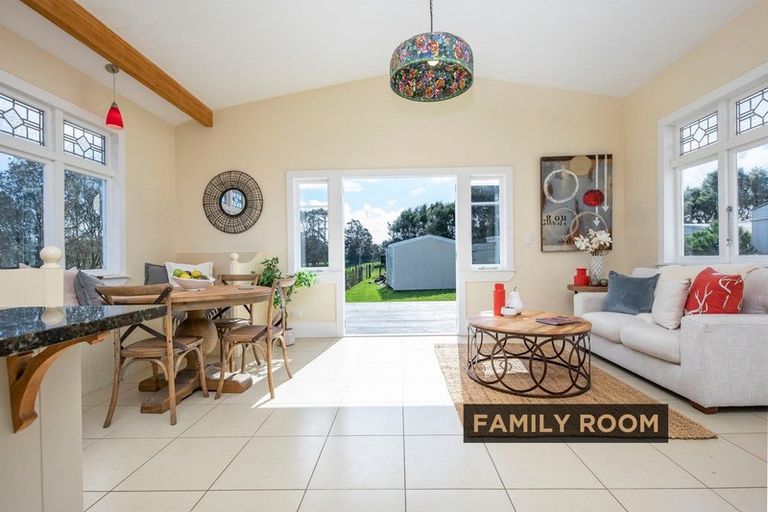 Photo of property in 374 Matua Road, Kumeu, 0891