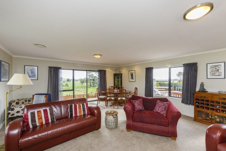 Photo of property in 88 Tokomaru Road East, Tokomaru, Palmerston North, 4474