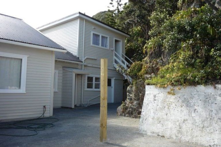 Photo of property in 388 The Esplanade, Island Bay, Wellington, 6023