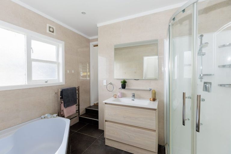 Photo of property in 16 City View Grove, Harbour View, Lower Hutt, 5010