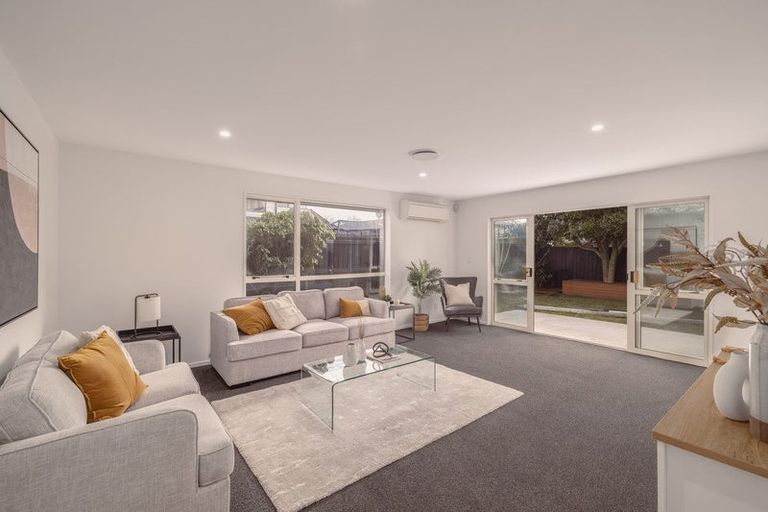 Photo of property in 2/97a Grimseys Road, Redwood, Christchurch, 8051