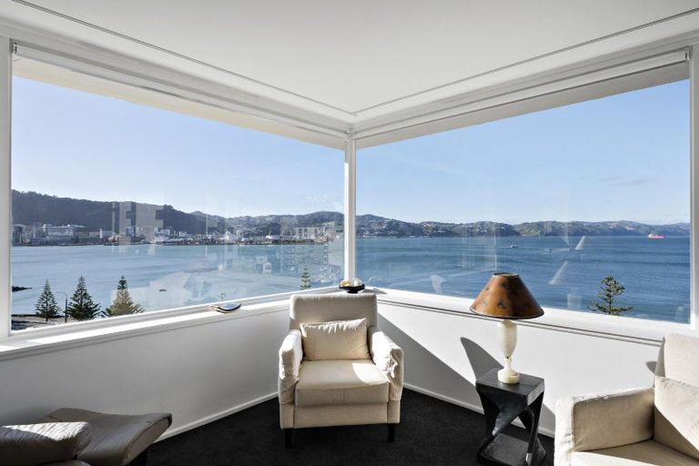 Photo of property in Clifton Towers, 202 Oriental Parade, Oriental Bay, Wellington, 6011