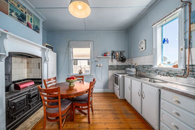 Photo of property in 18 Monorgan Road, Strathmore Park, Wellington, 6022