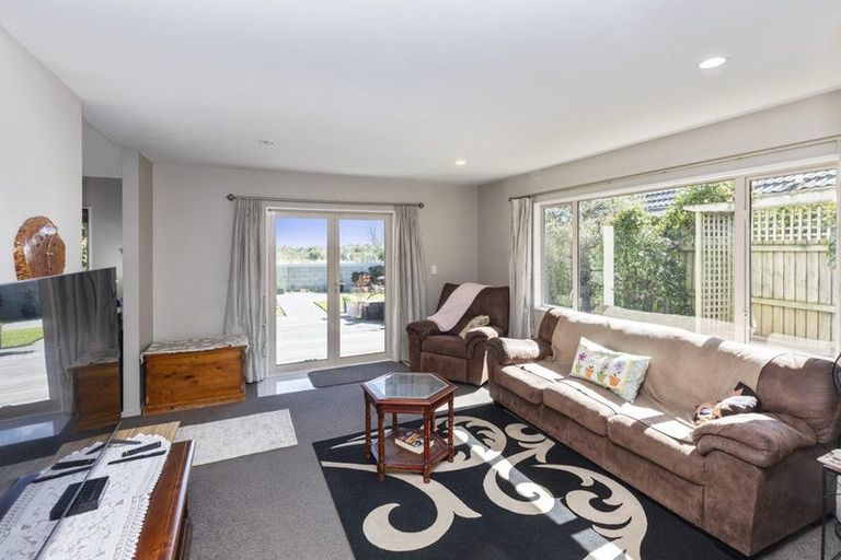 Photo of property in 56 Blue Gum Place, New Brighton, Christchurch, 8083