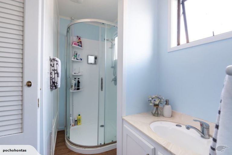 Photo of property in 2/8 Shakespeare Road, Milford, Auckland, 0620