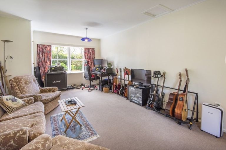 Photo of property in 14 Maleme Avenue, Belmont, Auckland, 0622
