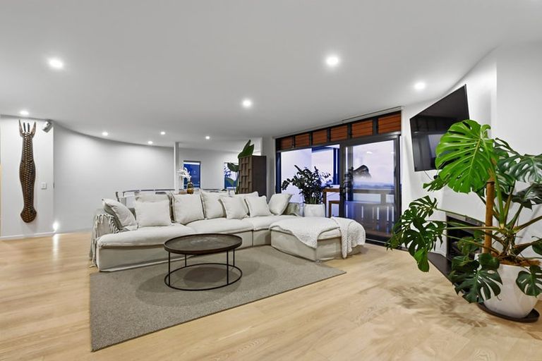 Photo of property in 22a Eastcliffe Road, Castor Bay, Auckland, 0620