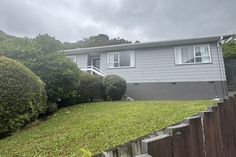 Photo of property in 56 Hathaway Avenue, Karori, Wellington, 6012