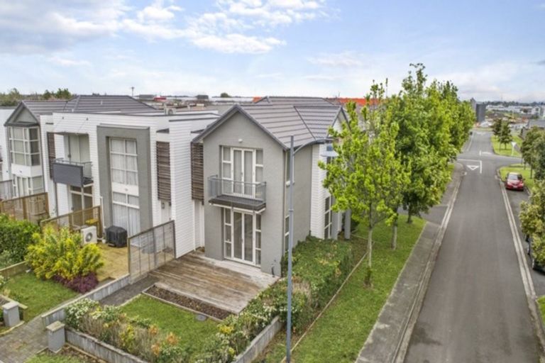 Photo of property in 16 Mcginty Street, Takanini, 2112