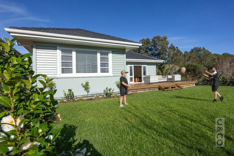 Photo of property in 29 Cambridge Road, Riverhead, 0820